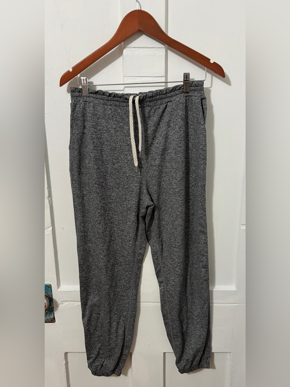 VUORI Performance Jogger Heather
Gray - Picture 3 of 5